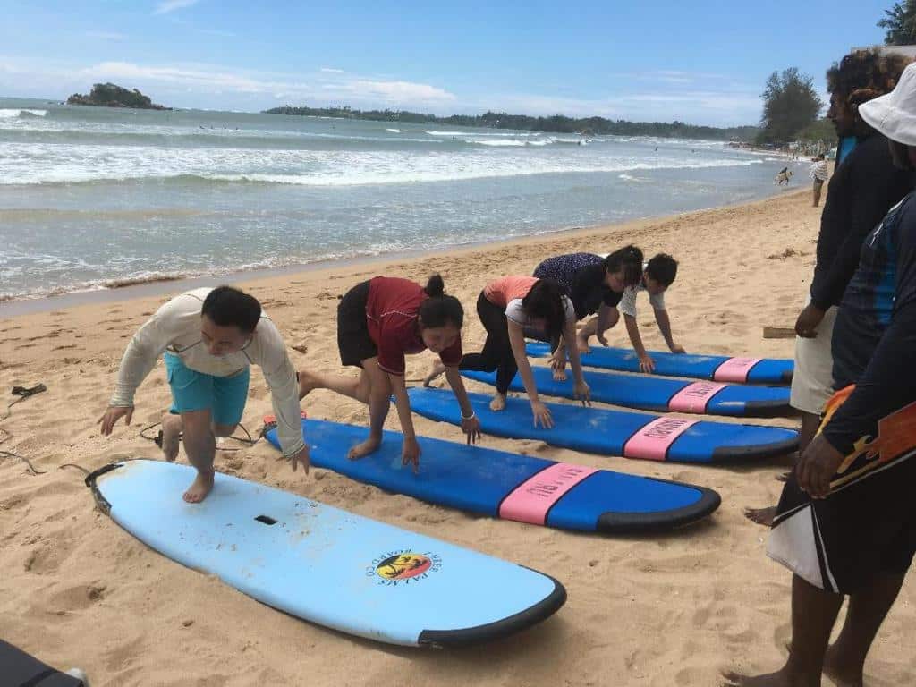 surf lessons weligama